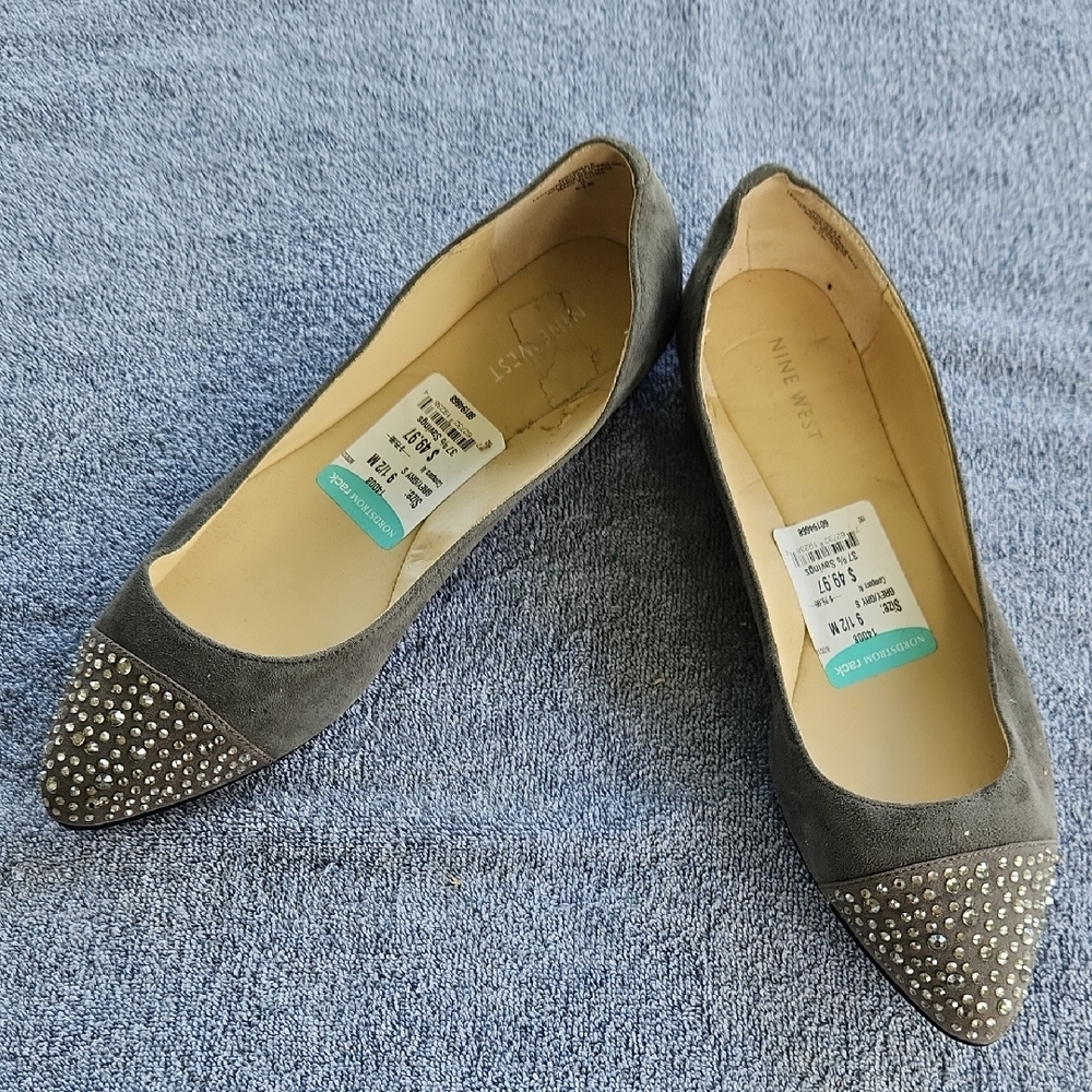 Winter Sparkle! Nine West Gray Studded Flats. Size 10. Never Worn.